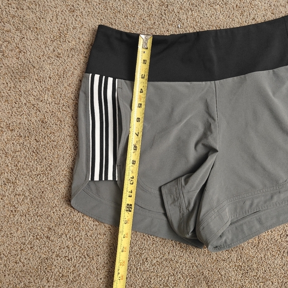 Women's Athleta ascender short | Gray |  Sz: 10 - Picture 9 of 9